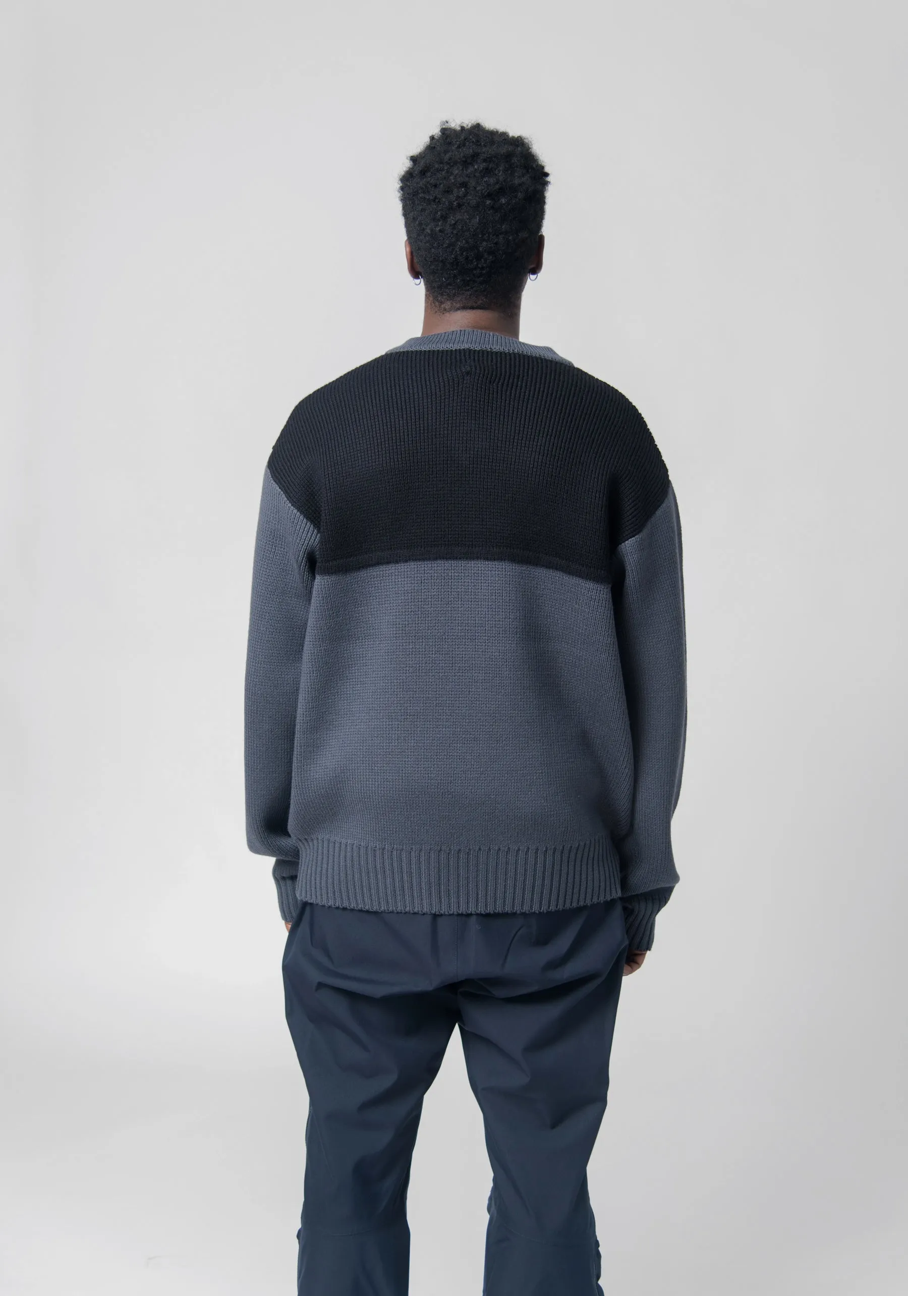 Guardian V-Neck Sweater Coal Grey