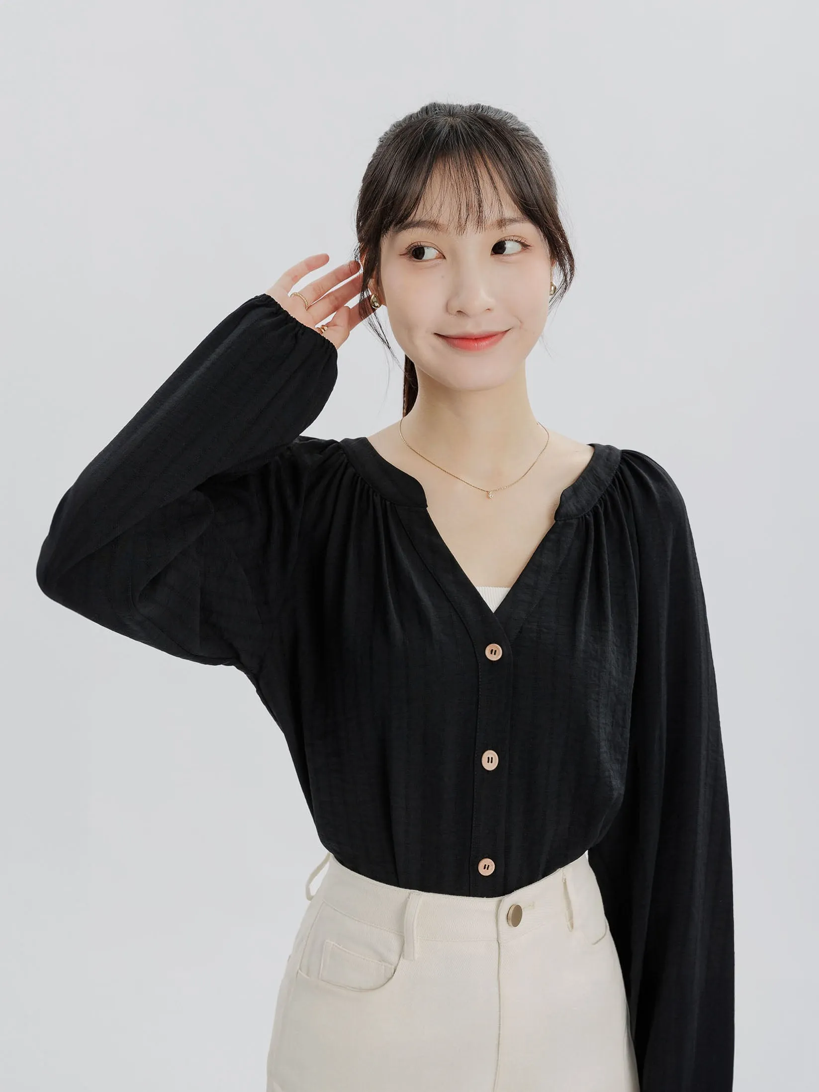 Lily Clean V-Neck Buttoned Top