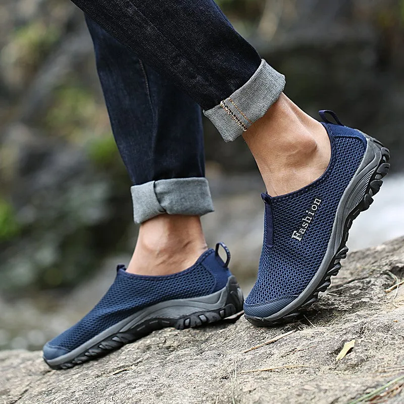 Man's sporty outdoor slip-on flat hiking tennis sneakers