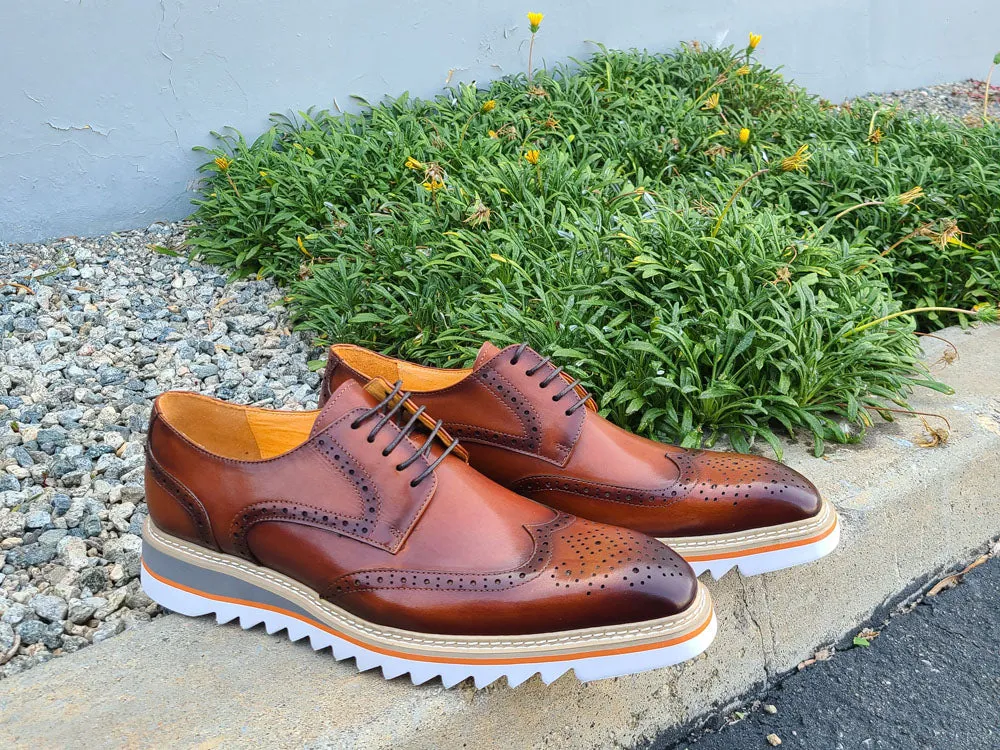 Wing-tip Blucher style Oxford with ligtweight sole