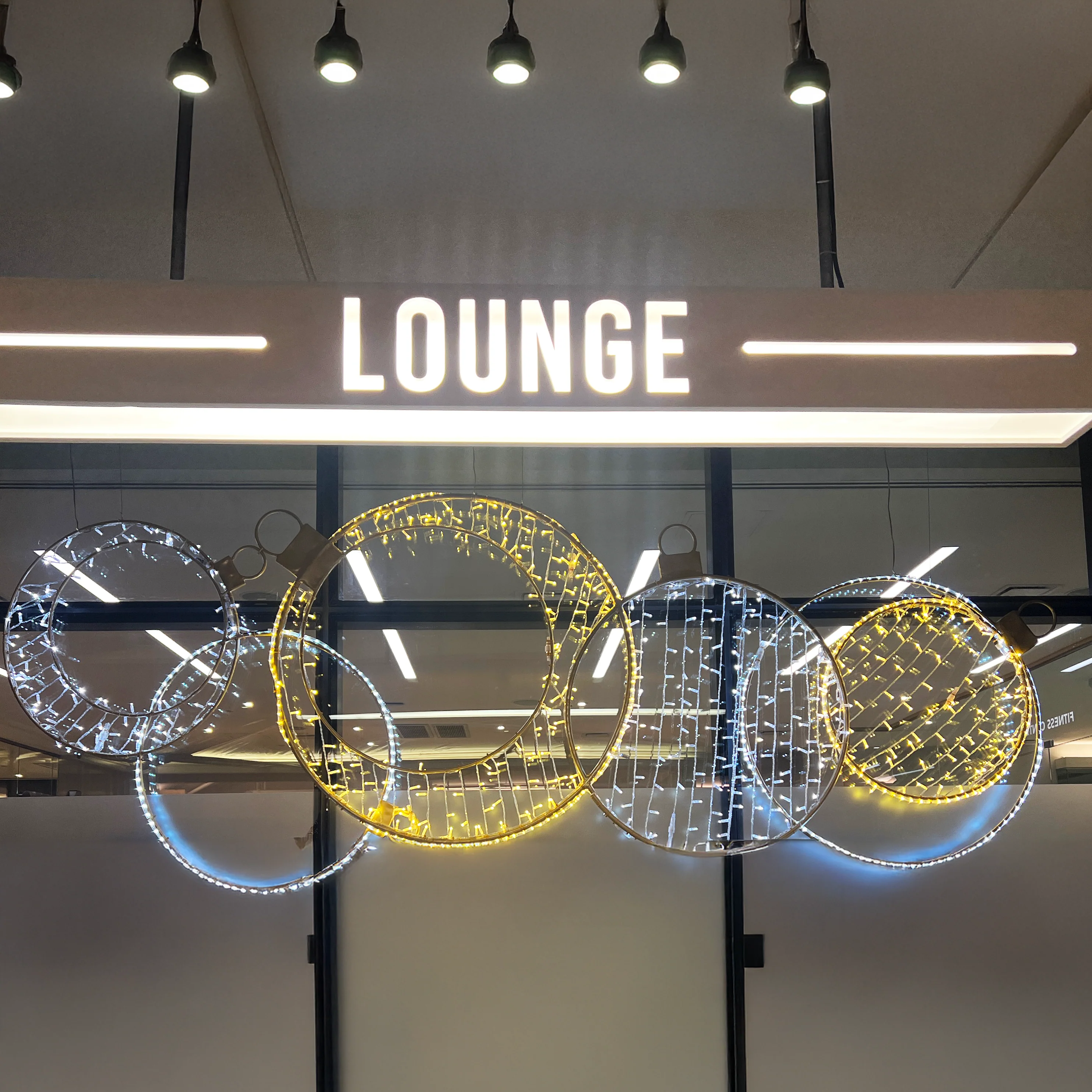 Large Circle Decoration 2, LED Lit (Warm White/White), 59" - Image 4