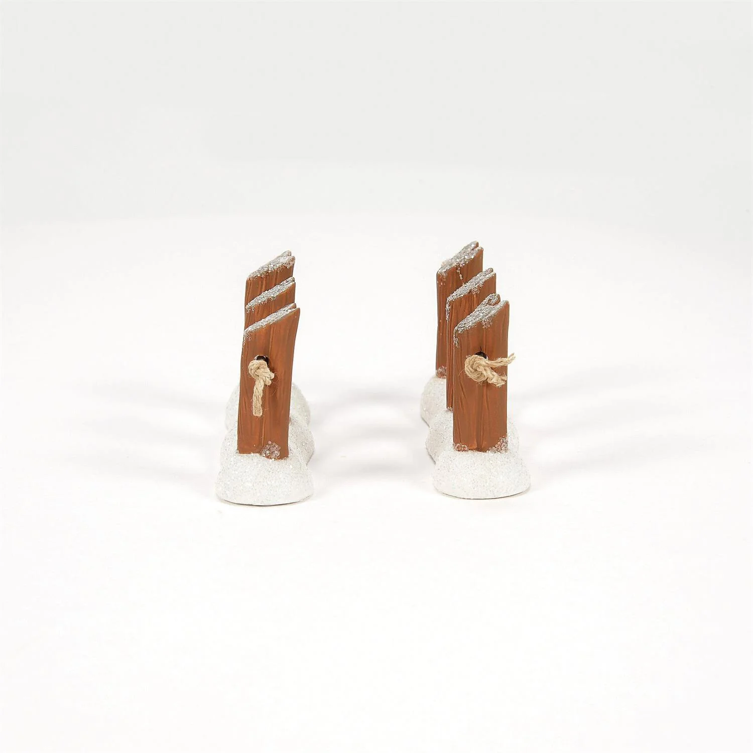 Disney Village - Wharf Fencing (Set of 2) Figurine - Image 3