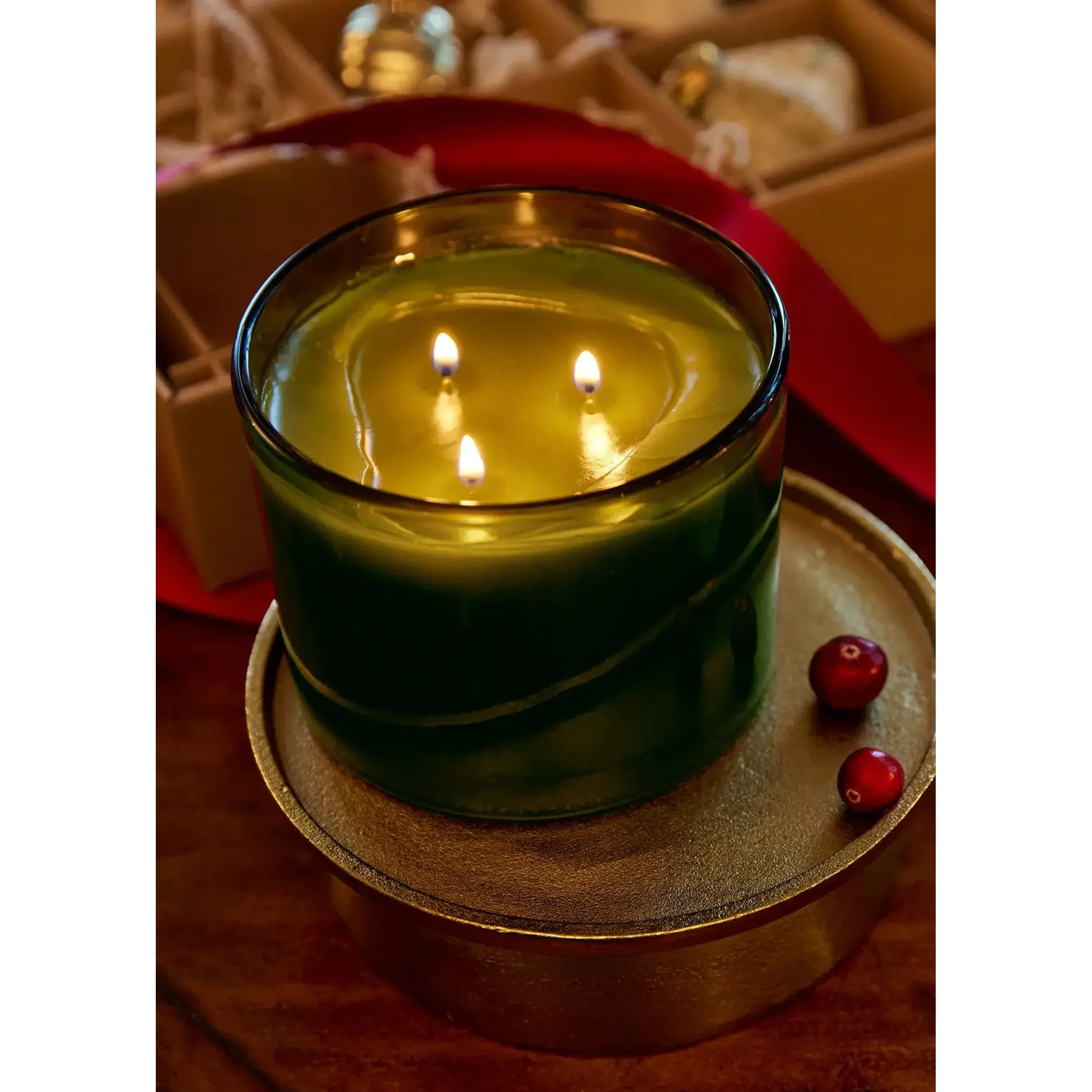 Frasier Fir Poured 3-Wick Candle, 17 oz (Green) - Image 2