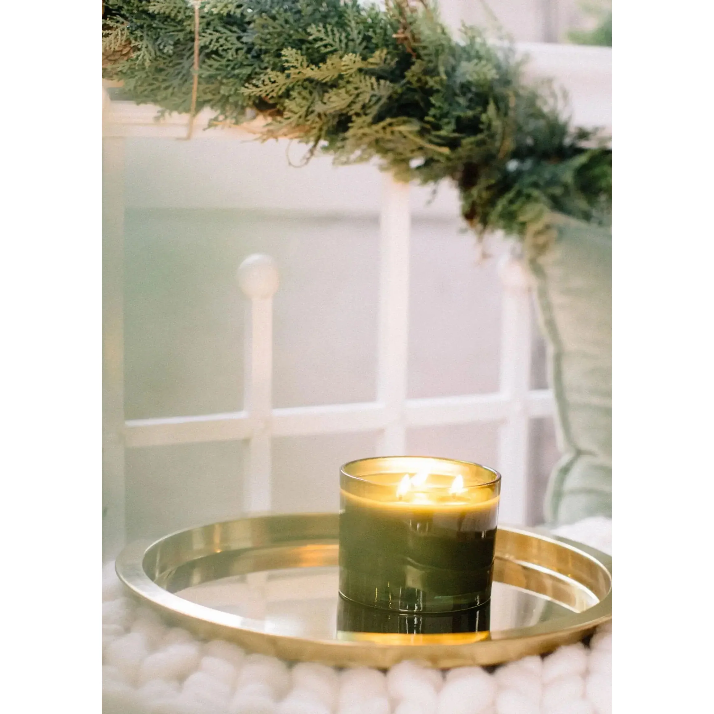 Frasier Fir Poured 3-Wick Candle, 17 oz (Green) - Image 3