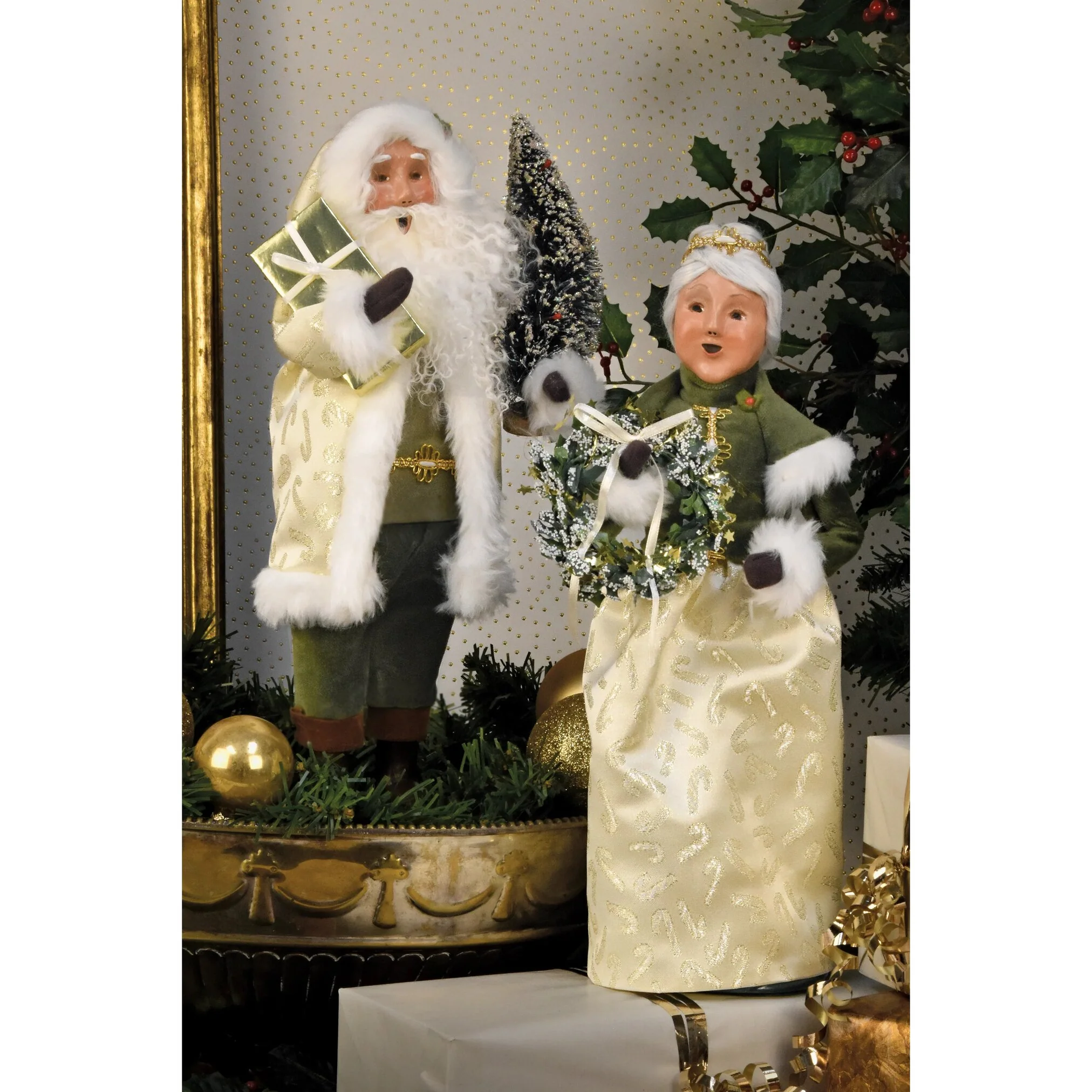 Gold Sparkle Mrs Claus Caroler Figurine, 13" - Image 7