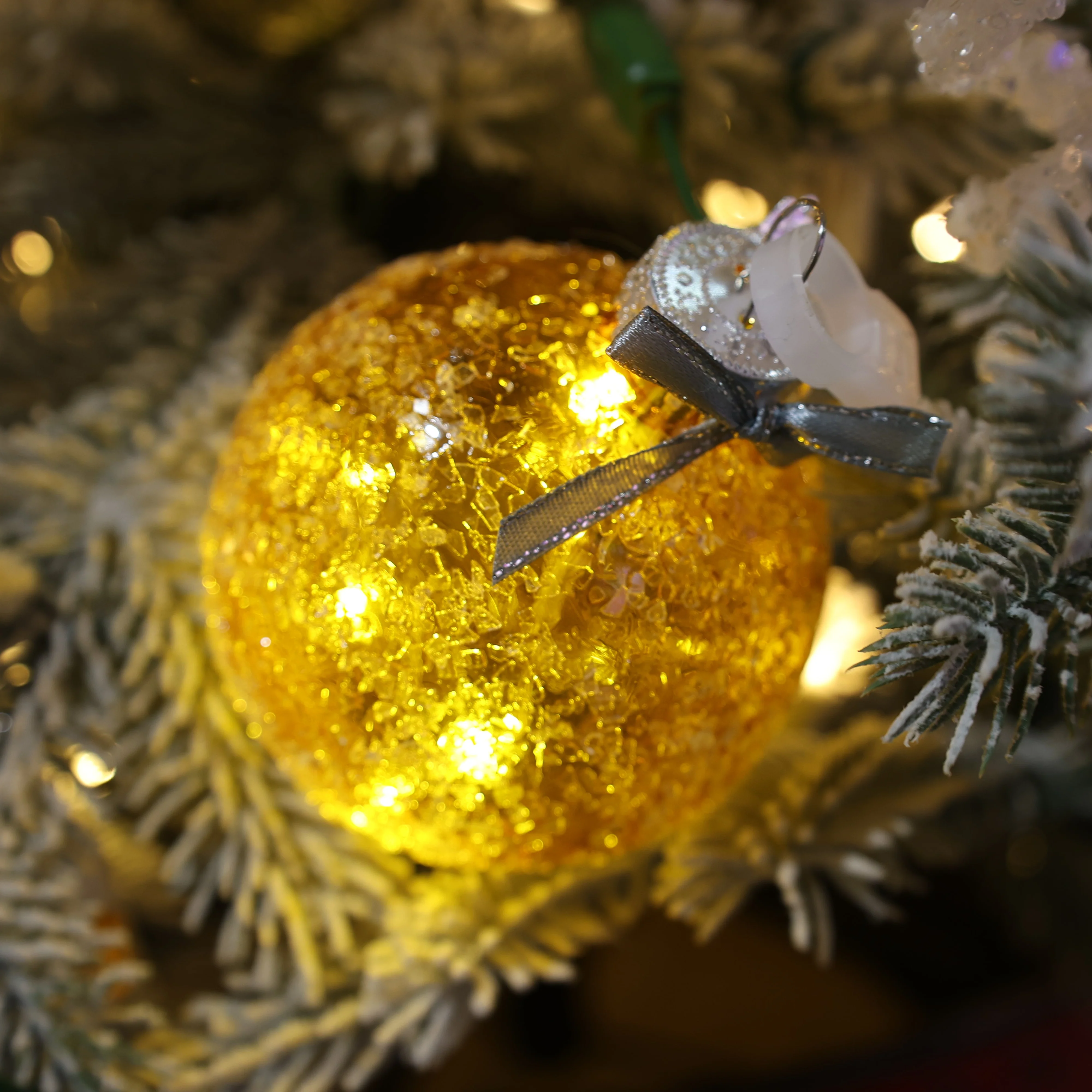 Icy Crystal Ball, 80mm, set of 12, Gold - Image 4