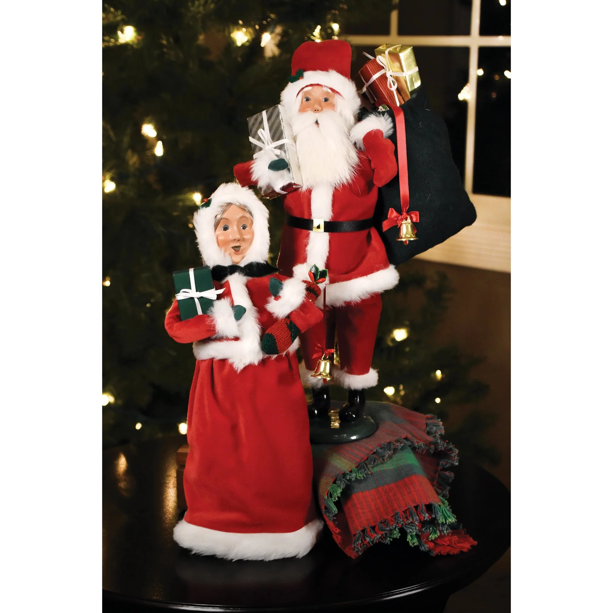 Message Red Velvet Santa Caroler Figurine, 13" - Image 7