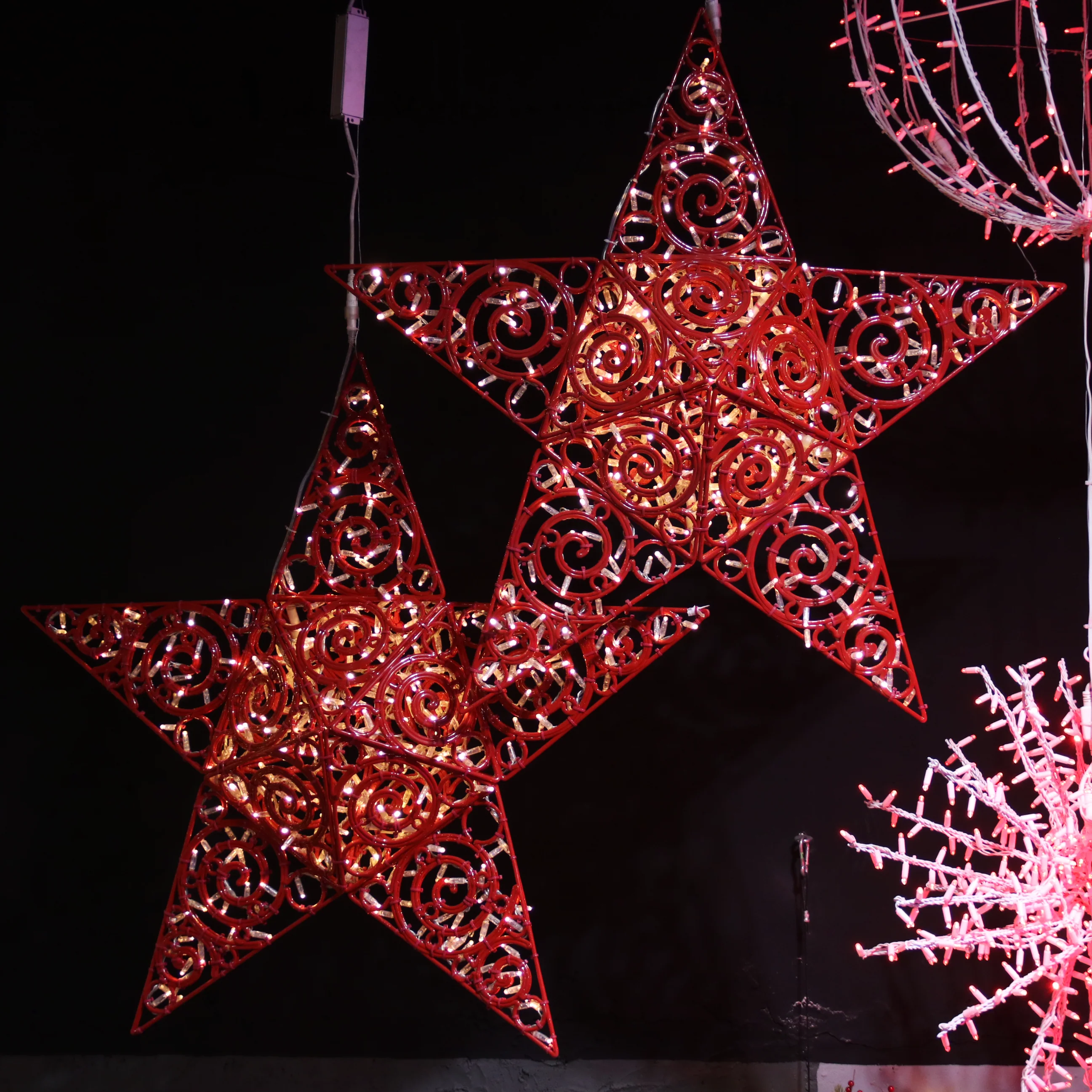 Red Orient Star, LED Lit (Warm White), 11" - Image 2